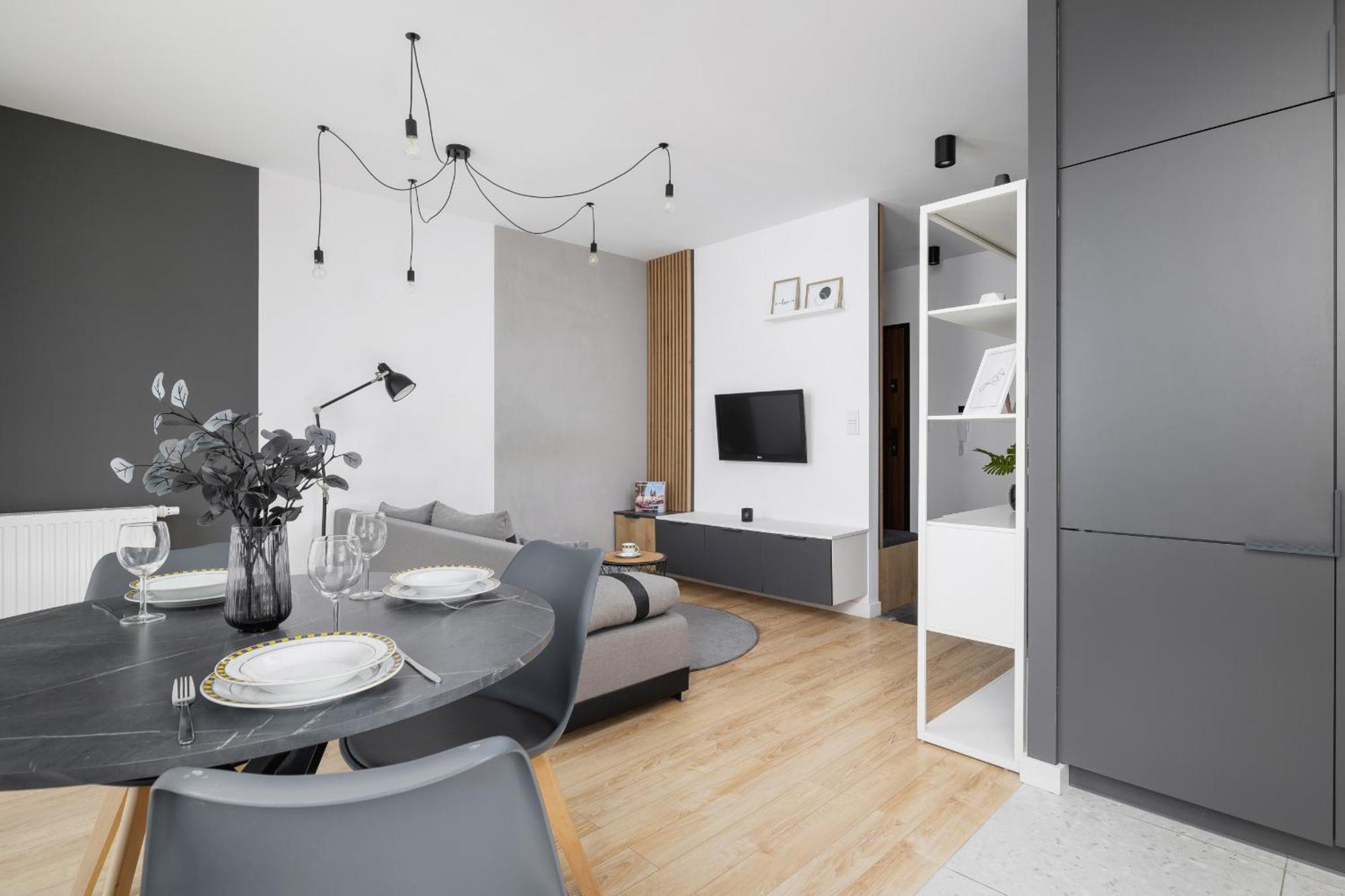 Elegant Apartment In Cracow With Balcony, Parking And Desk By Noclegi Renters Krakkó Kültér fotó