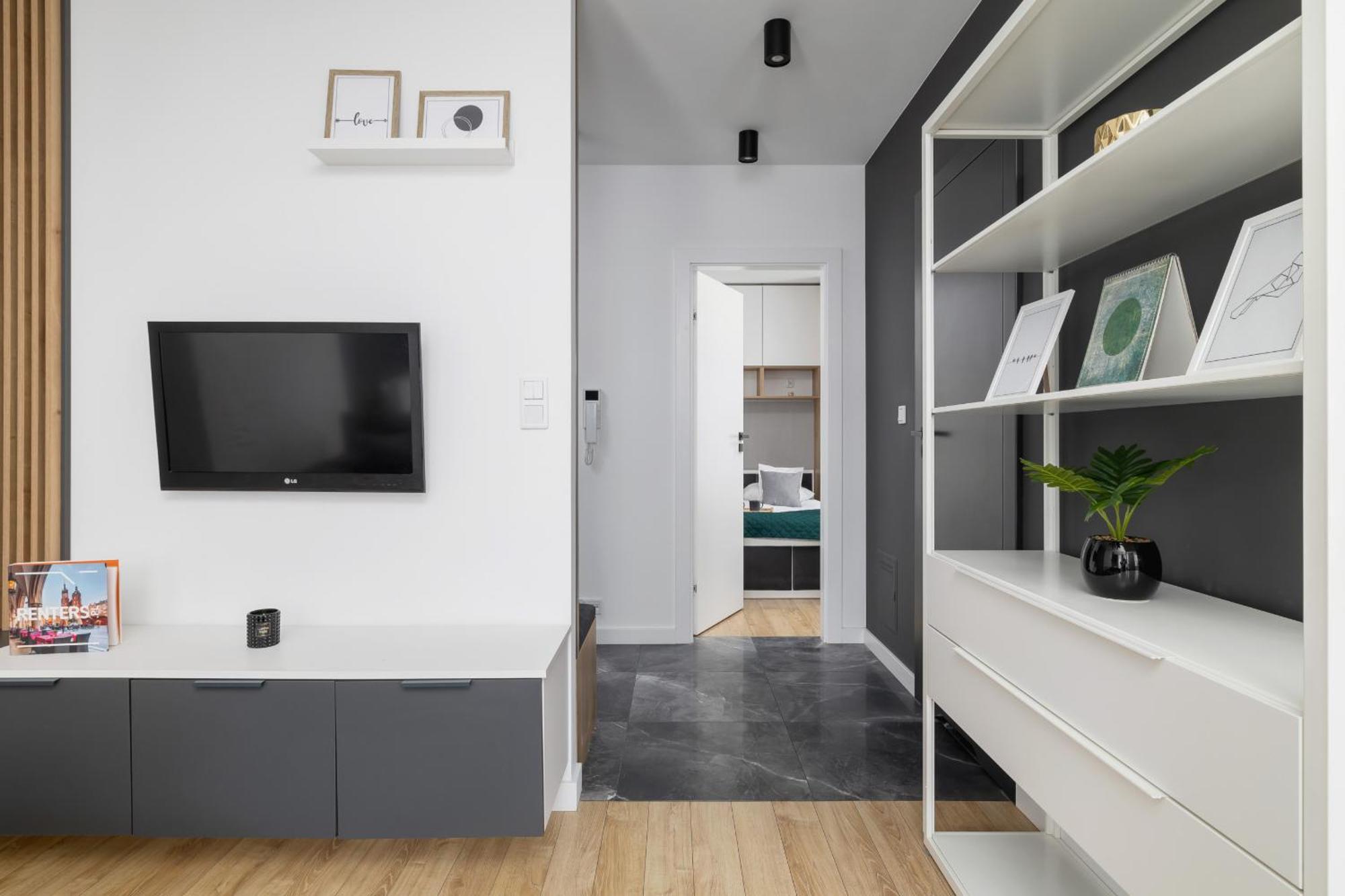 Elegant Apartment In Cracow With Balcony, Parking And Desk By Noclegi Renters Krakkó Kültér fotó